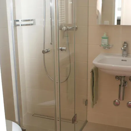 4 Zi Familienwohnung Haus Ravaisch 44 Im 4ten Og Dorf